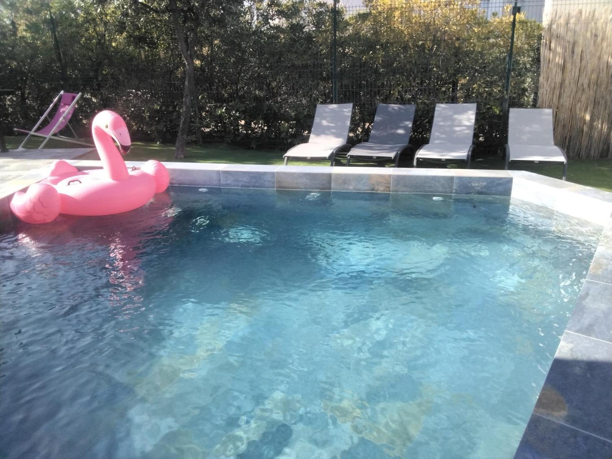 Villa En Bord De Plage Сет Екстериор снимка