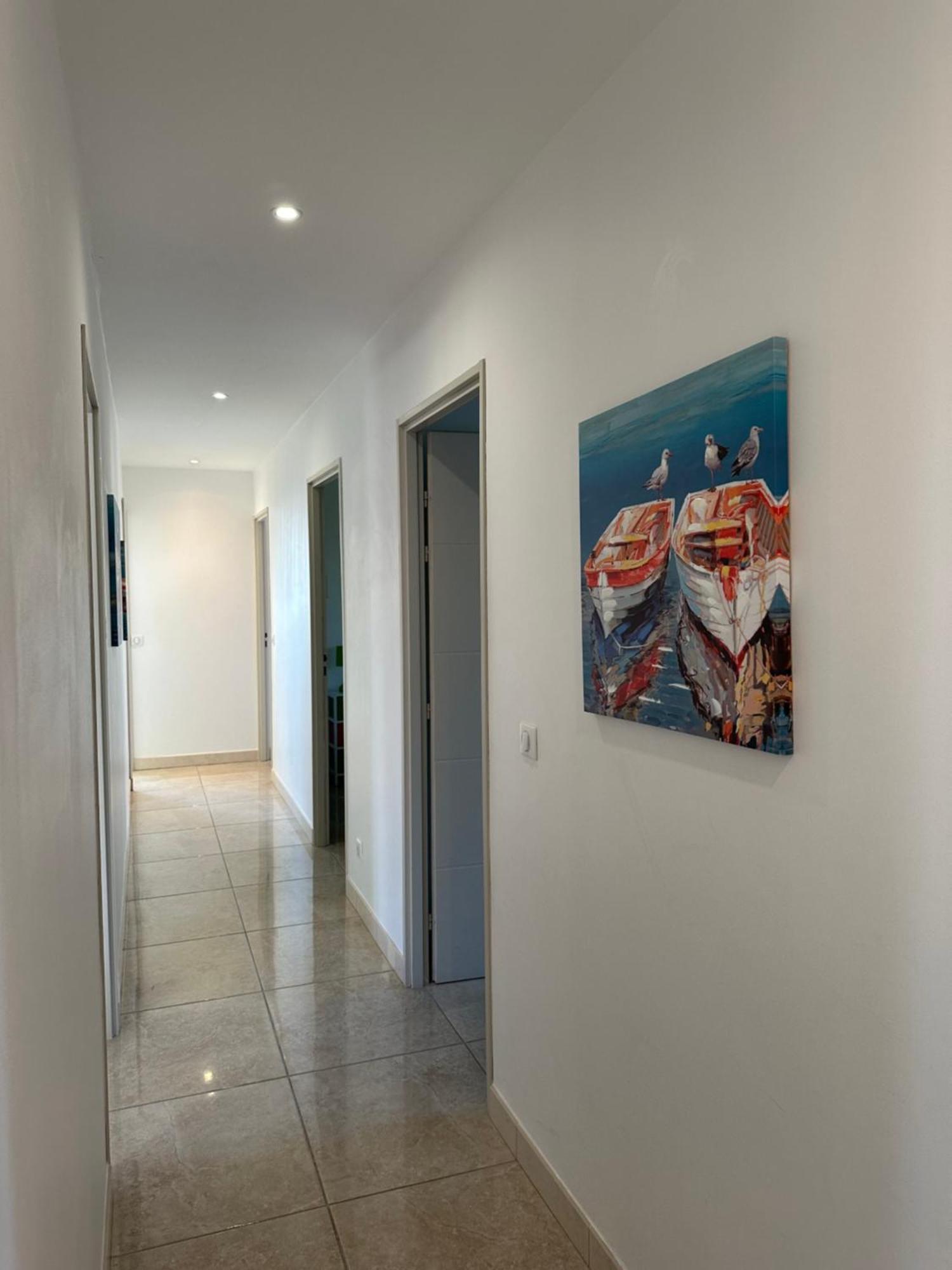 Villa En Bord De Plage Сет Екстериор снимка